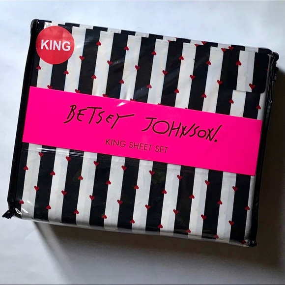 Betsey Johnson Wonderland Stripe Heart KING Sheets - Picture 2 of 8